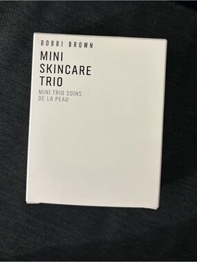 NWT Bobbi Brown Mini Skincare Trio - White Box